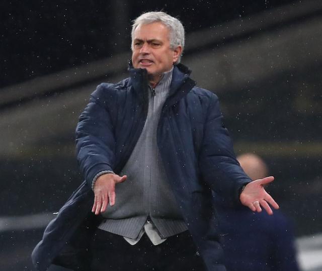 博鱼下载-穆里尼奥:热刺被个人失误坑了 凯恩两个脚踝受伤